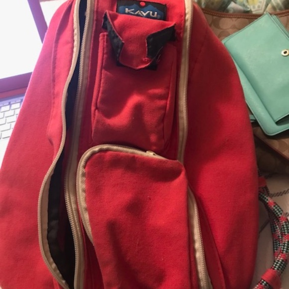 kavu crossbody - Picture 2 of 2